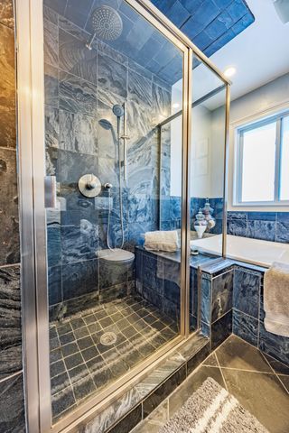 2 Belvidere Street E, Saint Paul, MN 55107