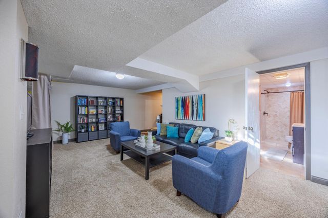 2 Belvidere Street E, Saint Paul, MN 55107