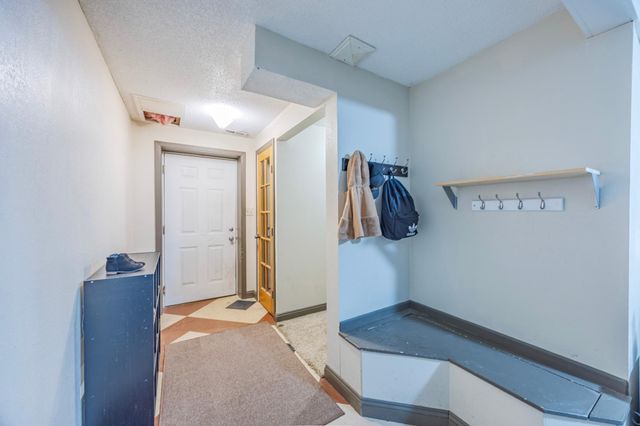 2 Belvidere Street E, Saint Paul, MN 55107