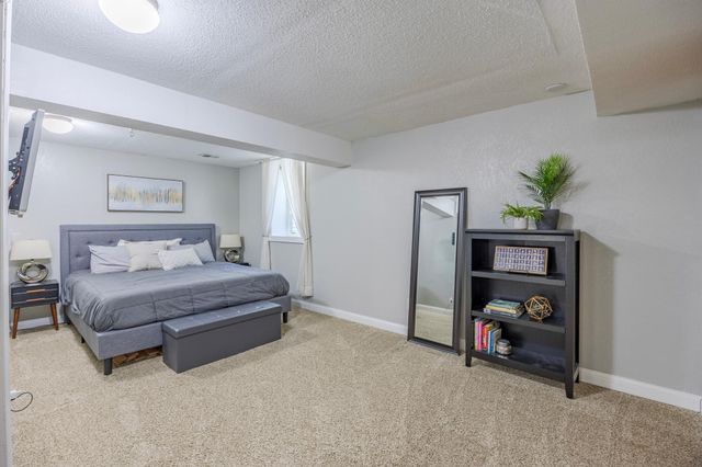 2 Belvidere Street E, Saint Paul, MN 55107