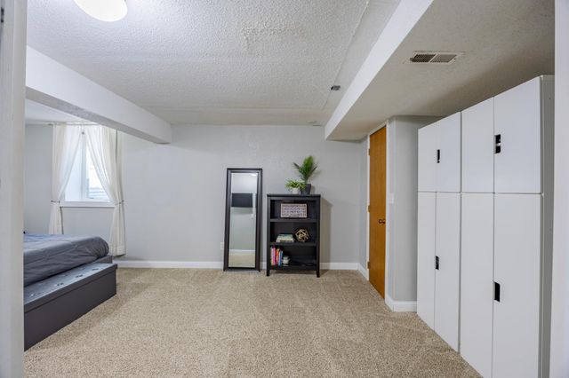 2 Belvidere Street E, Saint Paul, MN 55107