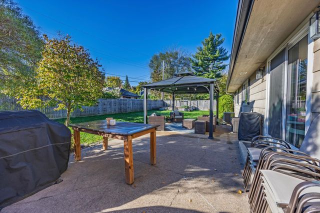 2 Belvidere Street E, Saint Paul, MN 55107