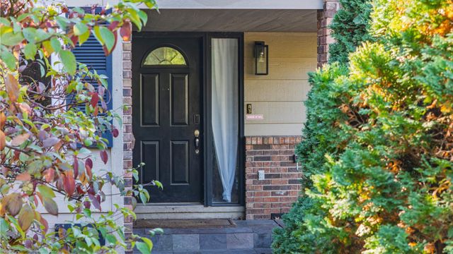 2 Belvidere Street E, Saint Paul, MN 55107