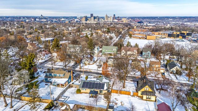 2 Belvidere Street E, Saint Paul, MN 55107