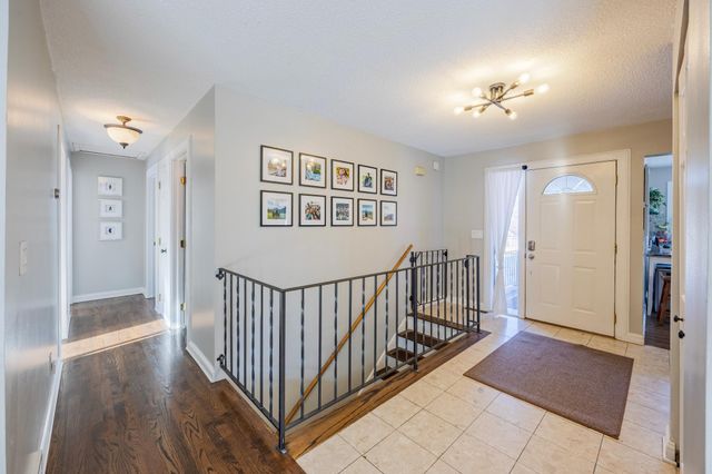 2 Belvidere Street E, Saint Paul, MN 55107