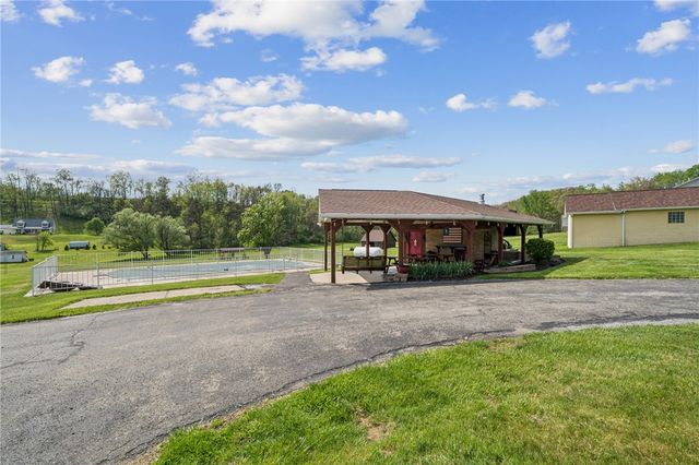 1416 Brinkerton Rd, Hempfield Twp, PA 15601