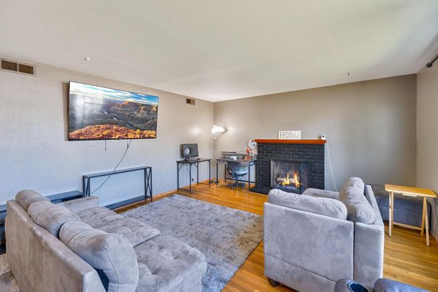 5205 Ethel Way, Sacramento, CA 95820
