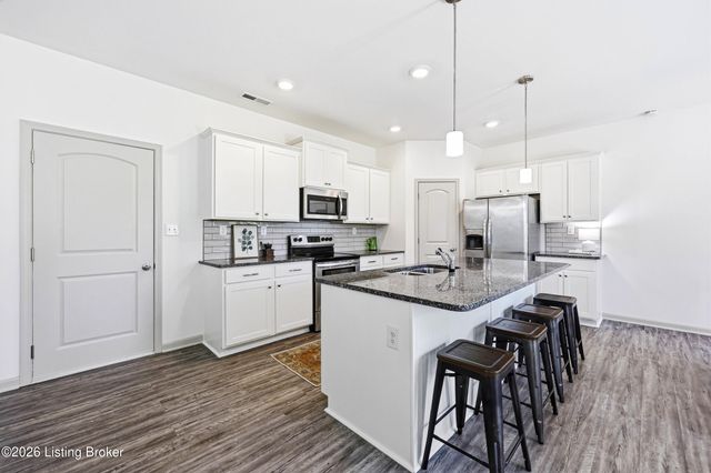 12033 Parkside Vista Ln, Louisville, KY 40229