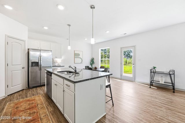 12033 Parkside Vista Ln, Louisville, KY 40229
