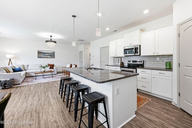 12033 Parkside Vista Ln, Louisville, KY 40229