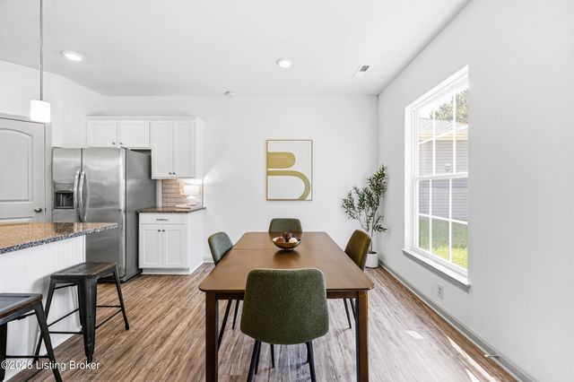12033 Parkside Vista Ln, Louisville, KY 40229