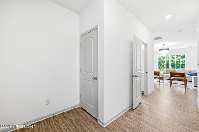 12033 Parkside Vista Ln, Louisville, KY 40229