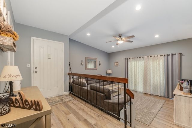 108 Spruce Hills Dr, Glen Gardner Boro, NJ 08826