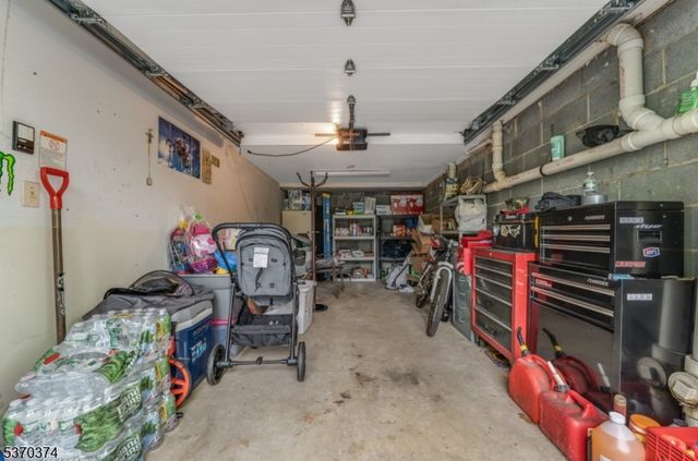108 Spruce Hills Dr, Glen Gardner Boro, NJ 08826