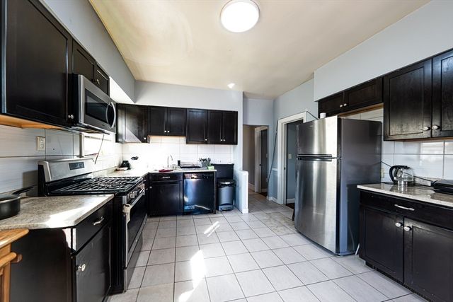 27 Wave Ave C, Revere, MA 02151