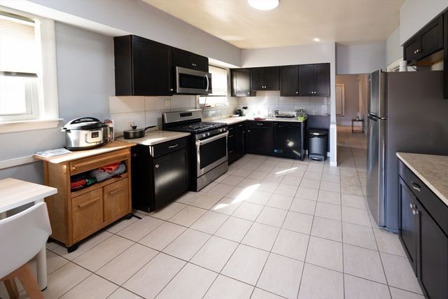 27 Wave Ave C, Revere, MA 02151