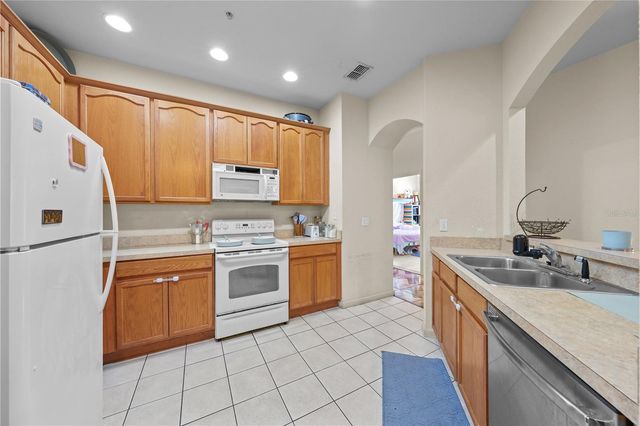 3341 WHITESTONE CIRCLE 203, Kissimmee, FL 34741