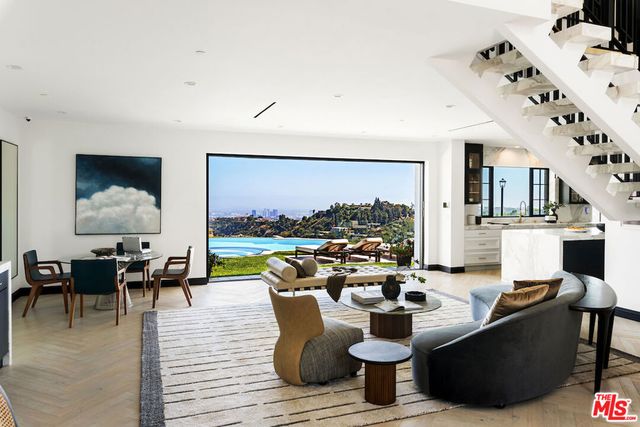 10932 Savona Road, Los Angeles, CA 90077