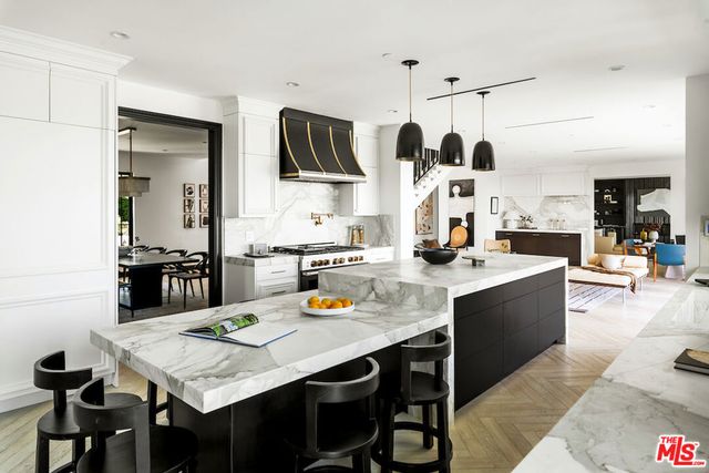 10932 Savona Road, Los Angeles, CA 90077