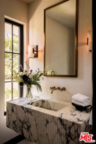 10932 Savona Road, Los Angeles, CA 90077