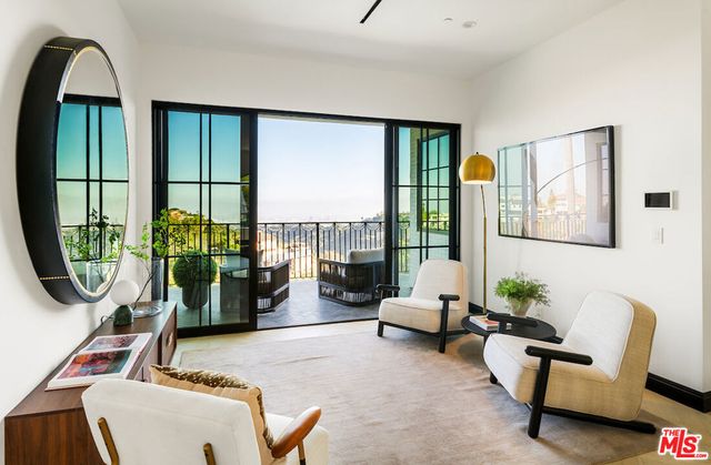 10932 Savona Road, Los Angeles, CA 90077