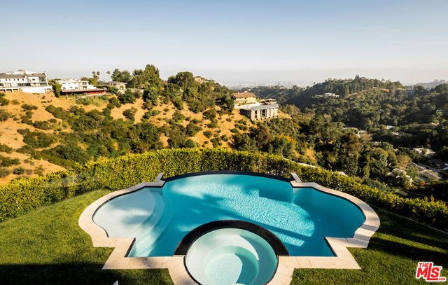 10932 Savona Road, Los Angeles, CA 90077