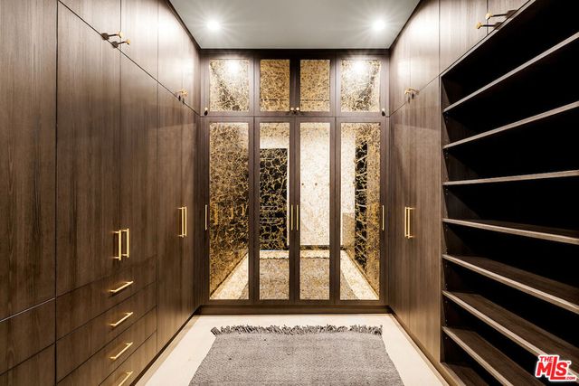 10932 Savona Road, Los Angeles, CA 90077