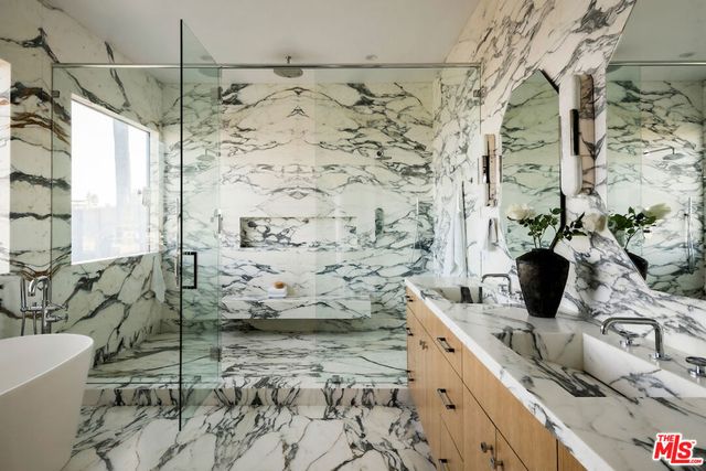 10932 Savona Road, Los Angeles, CA 90077