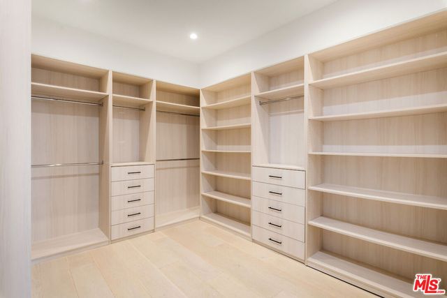 10932 Savona Road, Los Angeles, CA 90077