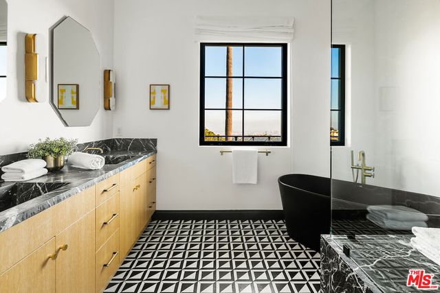 10932 Savona Road, Los Angeles, CA 90077