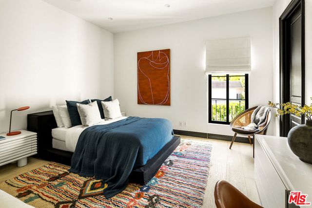 10932 Savona Road, Los Angeles, CA 90077