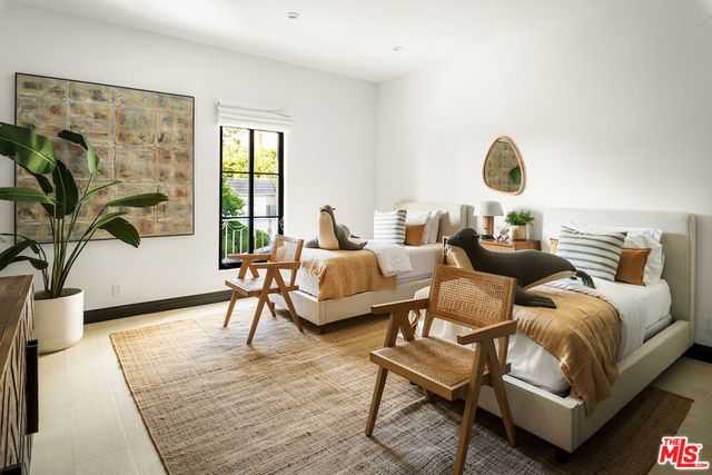 10932 Savona Road, Los Angeles, CA 90077