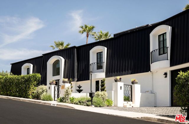 10932 Savona Road, Los Angeles, CA 90077