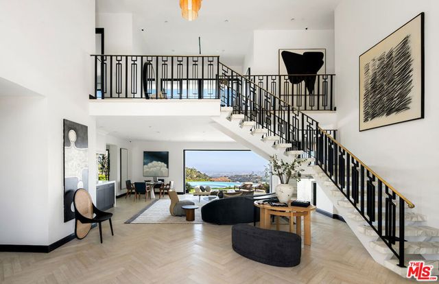 10932 Savona Road, Los Angeles, CA 90077