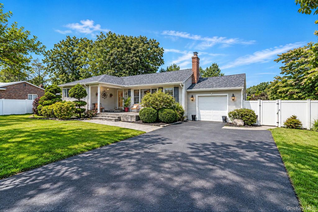 79 Fulton Boulevard, Commack, NY 11725 — photo 2