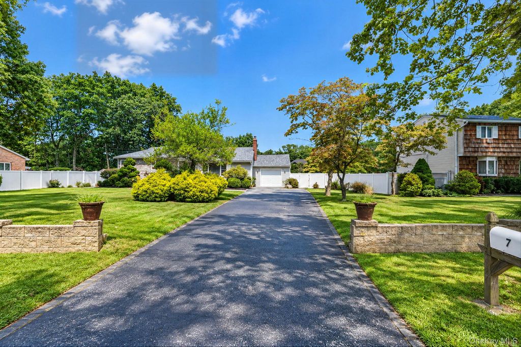 79 Fulton Boulevard, Commack, NY 11725 — photo 3
