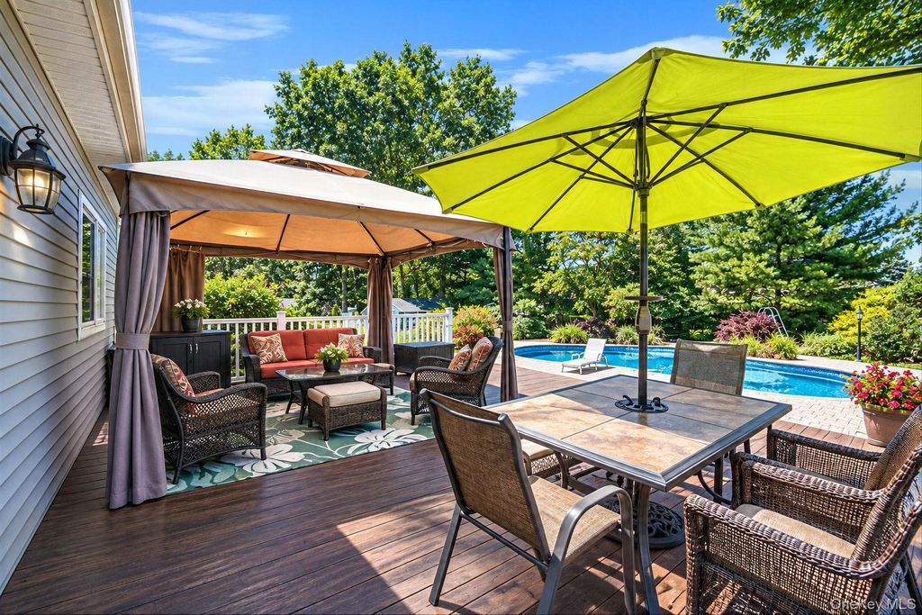 79 Fulton Boulevard, Commack, NY 11725 — photo 4