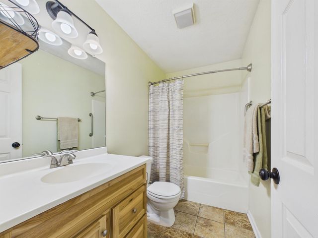 40 Chimney Rd, Batesville, AR 72501