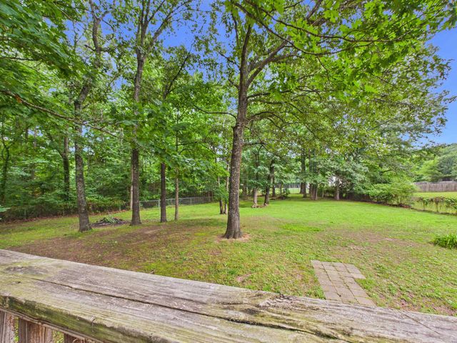 40 Chimney Rd, Batesville, AR 72501
