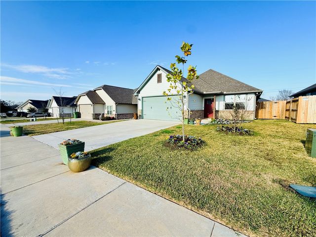 417 Marble Falls Drive, Bryan, TX 77803