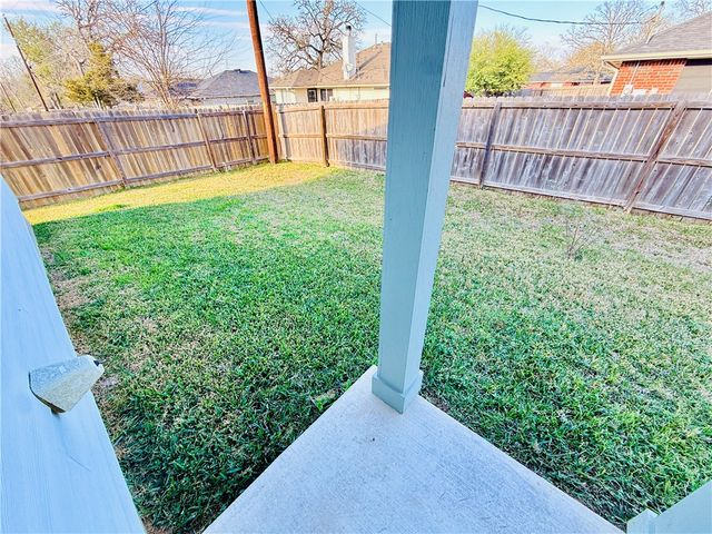 417 Marble Falls Drive, Bryan, TX 77803