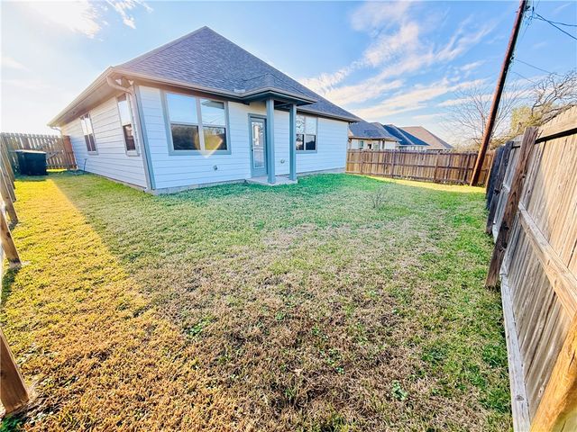 417 Marble Falls Drive, Bryan, TX 77803