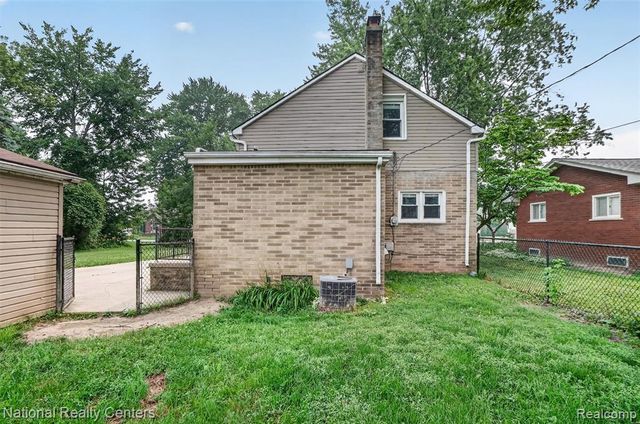 15252 Drysdale Street, Southgate, MI 48195