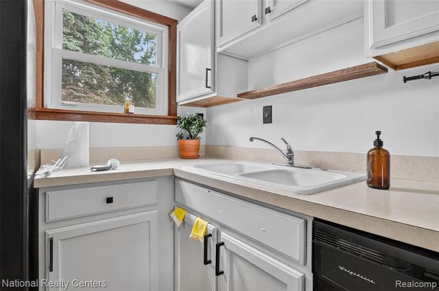 15252 Drysdale Street, Southgate, MI 48195