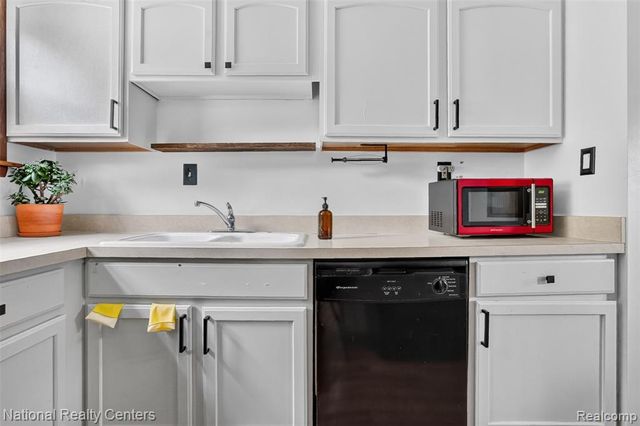 15252 Drysdale Street, Southgate, MI 48195