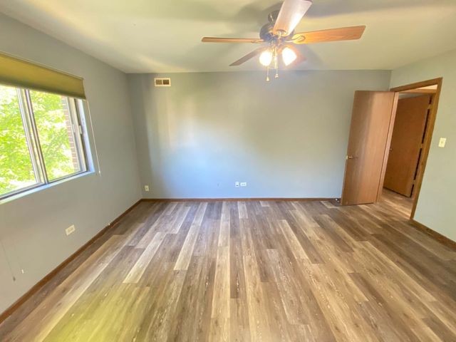 13933 LARAMIE Avenue 217, Crestwood, IL 60418
