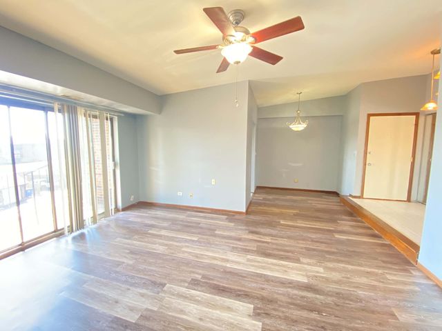 13933 LARAMIE Avenue 217, Crestwood, IL 60418