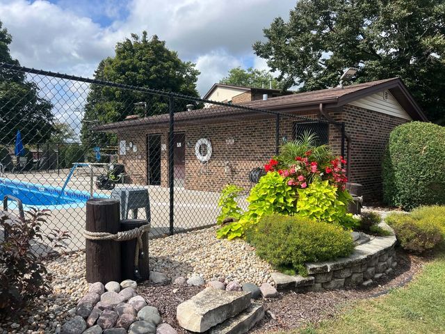 13933 LARAMIE Avenue 217, Crestwood, IL 60418