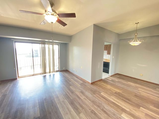 13933 LARAMIE Avenue 217, Crestwood, IL 60418