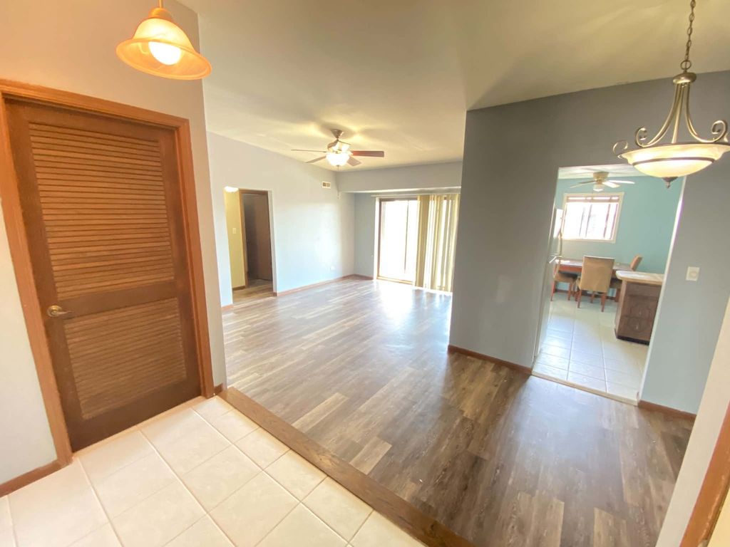 13933 LARAMIE Avenue 217, Crestwood, IL 60418 — photo 2